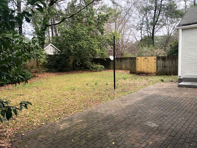 Foto del edificio - Great Emory Area Rental