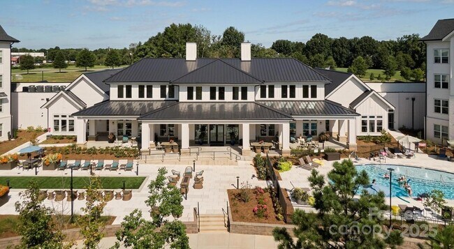 Foto del edificio - 4101 Glenloch Cir