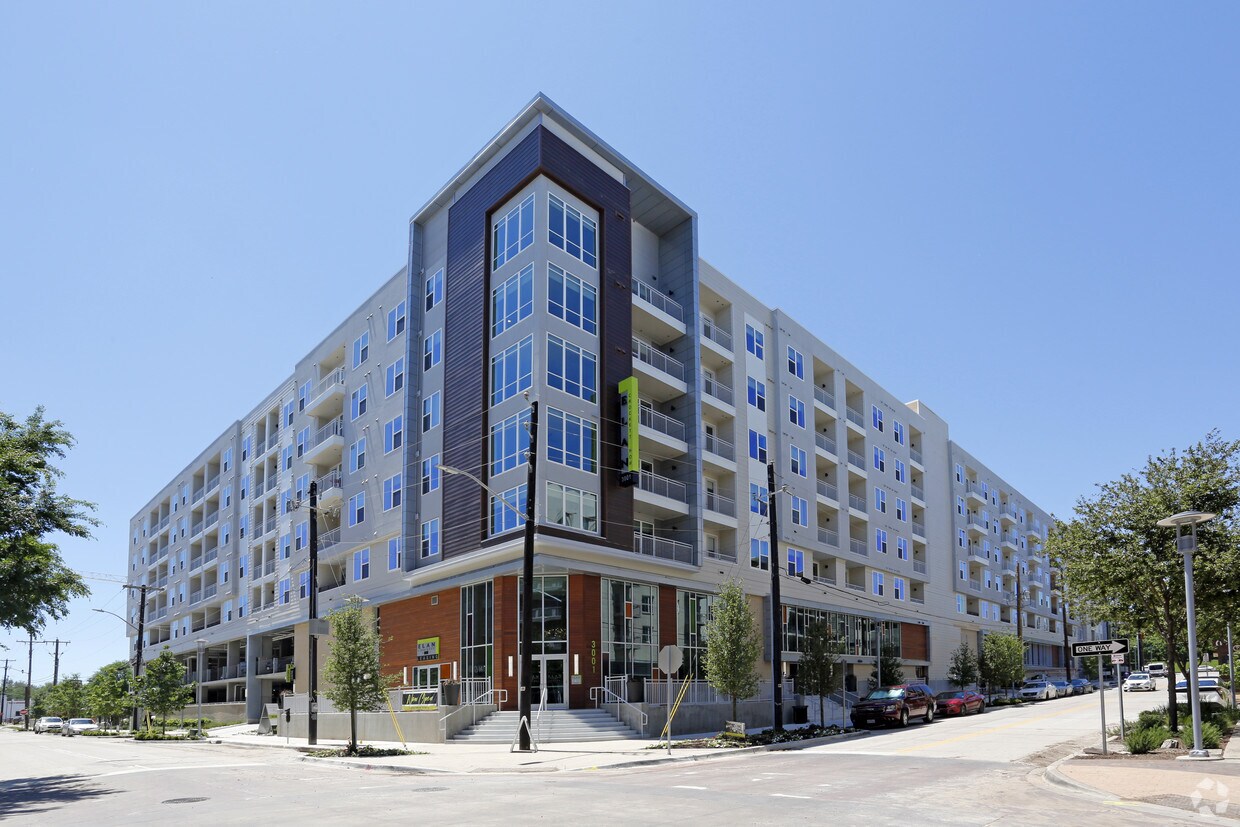 Revl Crockett Row Apartments in Fort Worth, TX