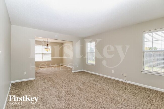 Foto del edificio - 132 Ashtonbrook Dr