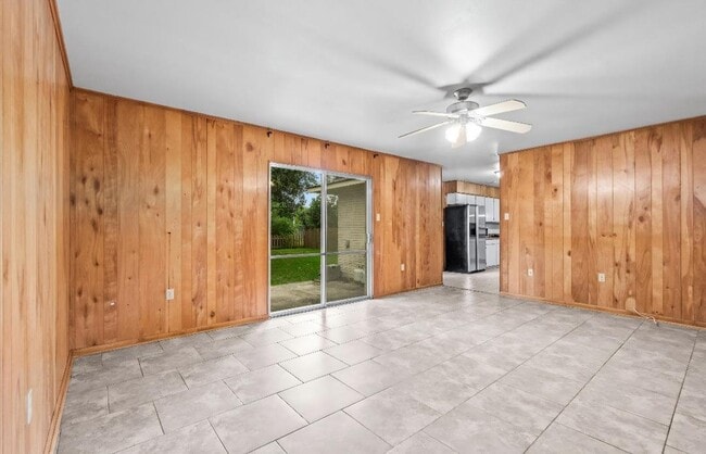 Building Photo - 5574 Houston Dr