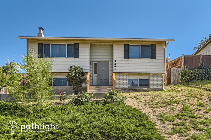 Foto principal - 5291 W Mountain Men Drive, Kearns, UT, 84118
