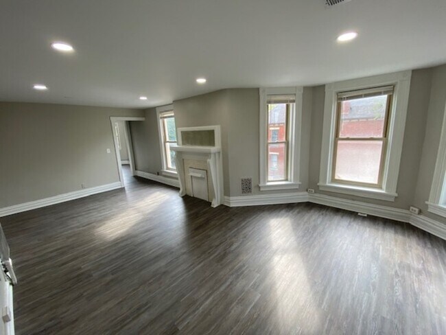 Building Photo - 1238 Eastwood Ave
