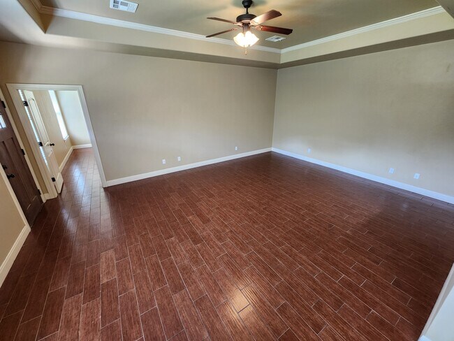 Building Photo - 1413 N Monte Vista St