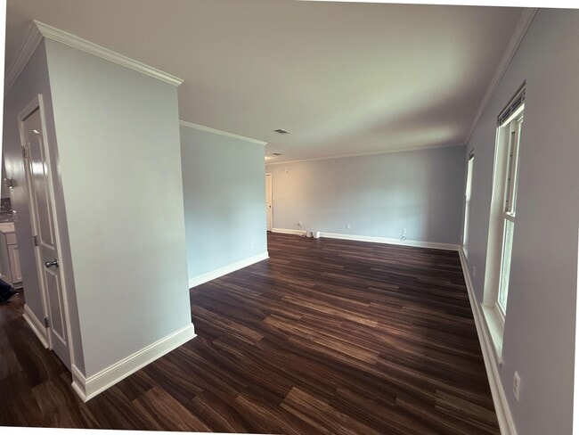 Building Photo - 709 Osage Dr