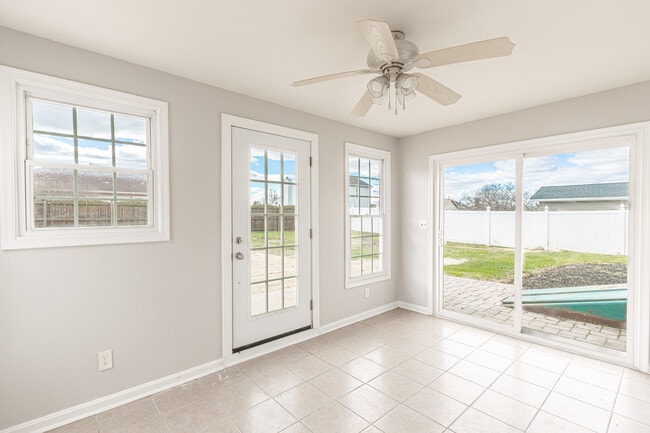 Foto del edificio - 3520 Tower Dr