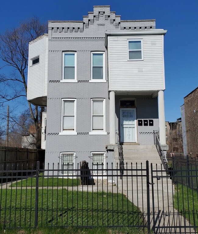 Building Photo - 6710 S Normal Blvd