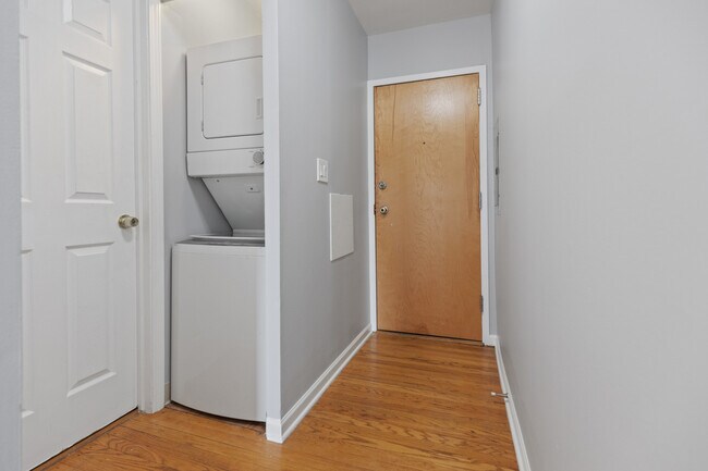 Foto del edificio - 6350 N Hoyne Ave