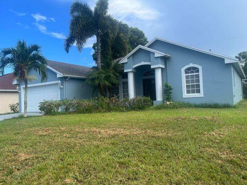 Primary Photo - 330 SW Log Dr