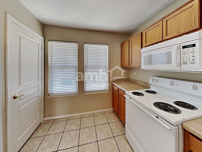 Foto del edificio - 24160 W Lasso Ln