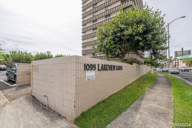Foto del edificio - $2500.00 | 2br/1ba Condominium in Lakeview Sands