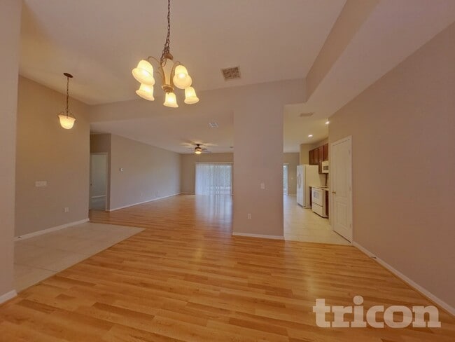 Building Photo - 3808 Swallowtail Ln