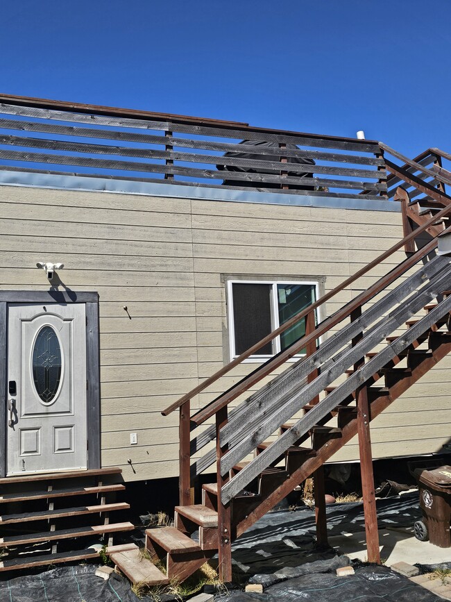 Building Photo - 709 Phanor Dr