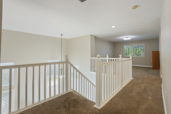 Building Photo - 6687 Brook Falls Cir