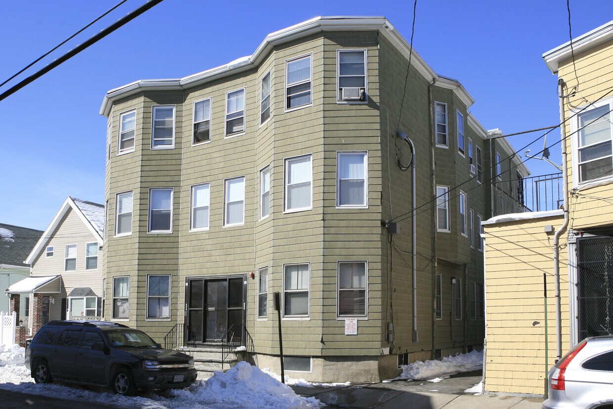 90 Bow St, Everett, MA 02149 Apartments in Everett, MA