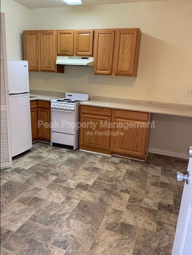 Building Photo - 6 W Main St