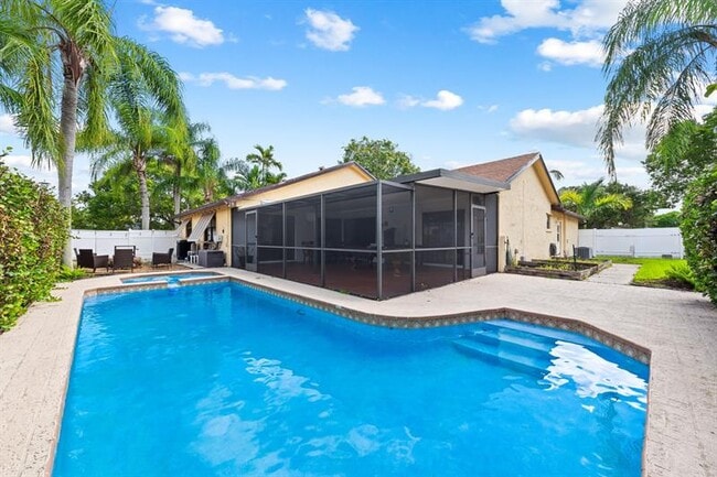 Foto del edificio - 563 SW 169th Ave