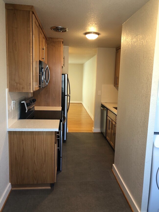 Foto del edificio - New Remodel Modern Features 1br Hardwoods-...
