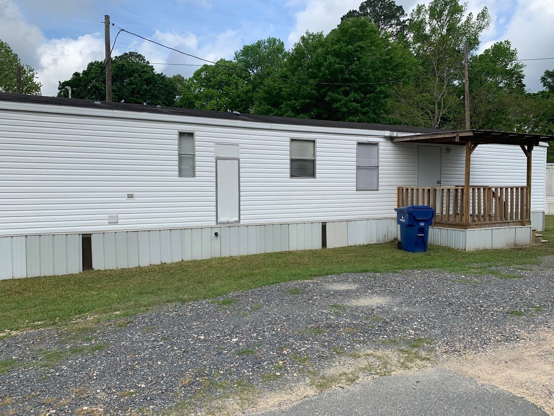 325 Vernon St Unit 3, New Llano, LA 71461 Apartment for Rent in New