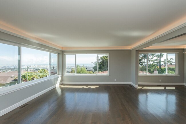 Foto del edificio - Updated 4 Bed / 2.5 Ba Home in Millbrae Mi...