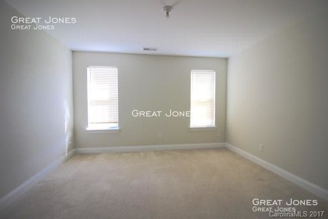 Building Photo - 6437 Park Pond Dr
