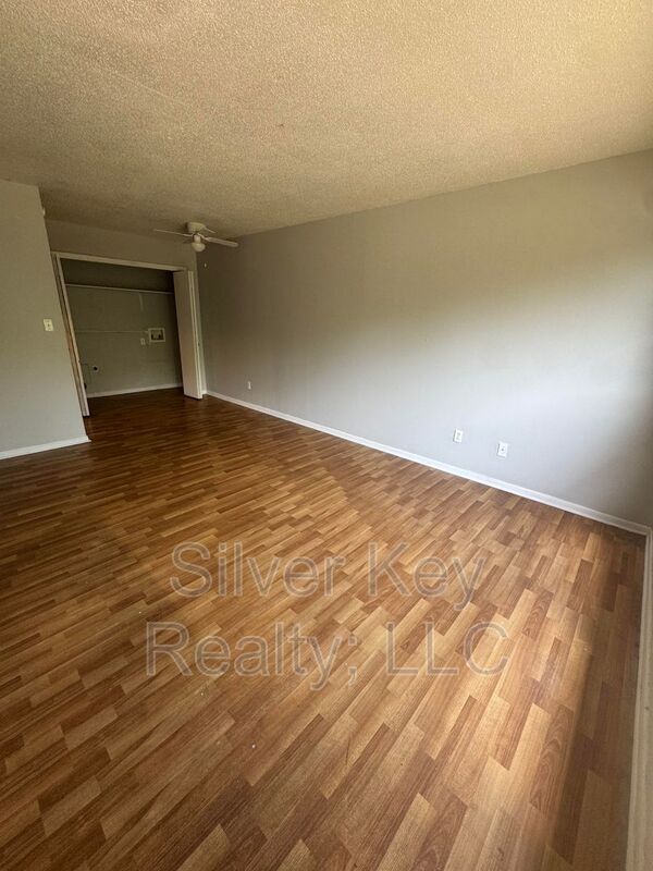 Foto del edificio - 311 Sunset Dr