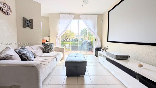 Foto del edificio - 3930 NW 91st Terrace