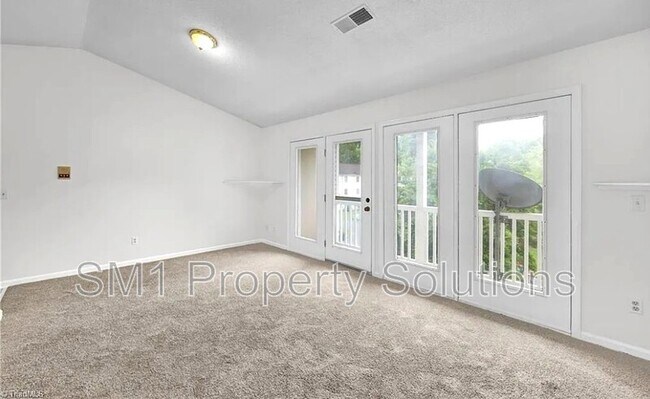 Building Photo - 2328 W Vandalia Rd