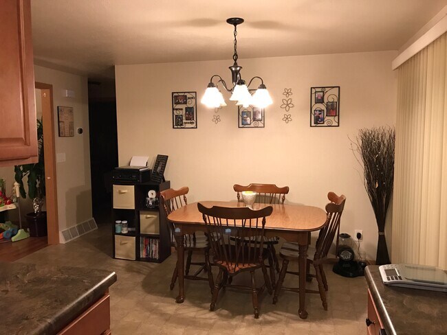 Foto del edificio - 2688 Lavender Ln