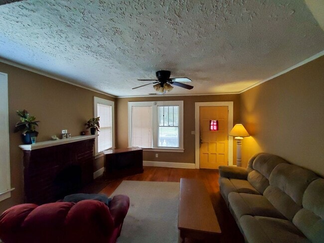 Building Photo - 2120 DeLesseps Ave