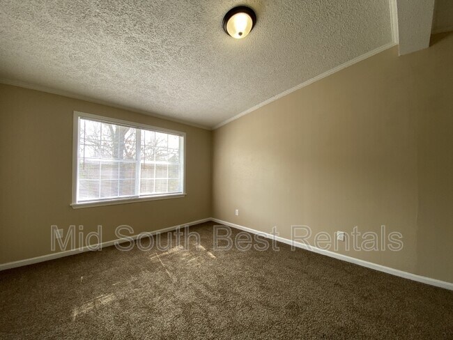 Building Photo - 5420 Blueberry Dr