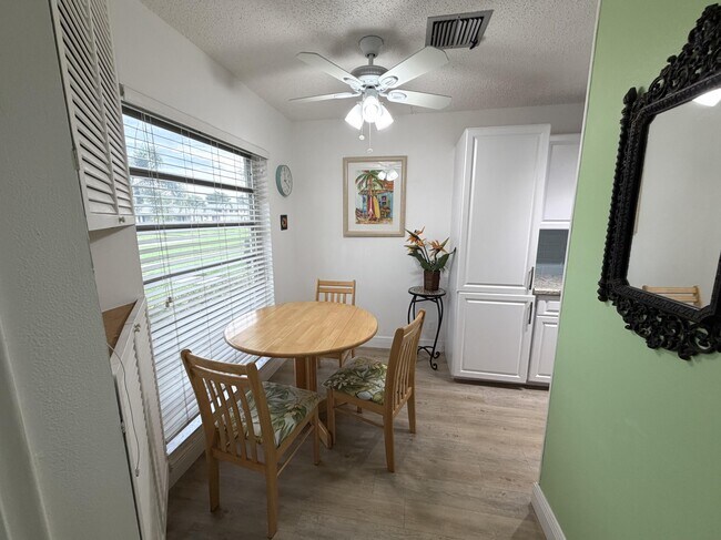 Foto del edificio - 2520 Pansy Ln