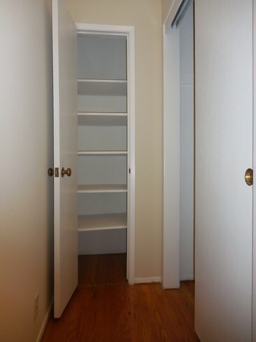 Building Photo - 1445 Ebener St