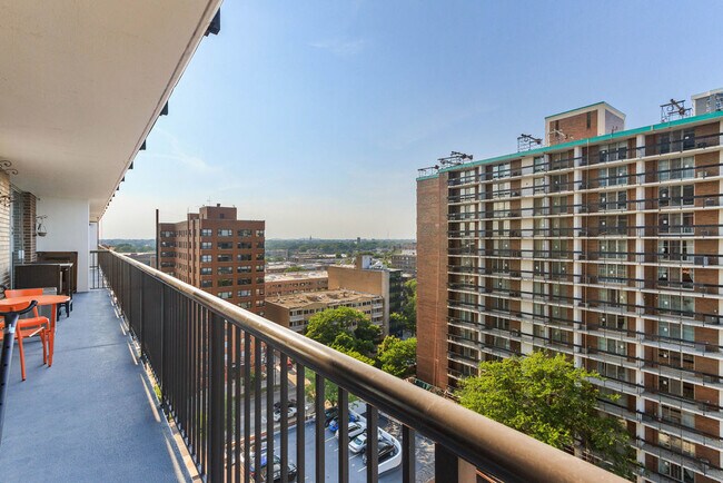 Foto del edificio - 5855 N Sheridan Rd
