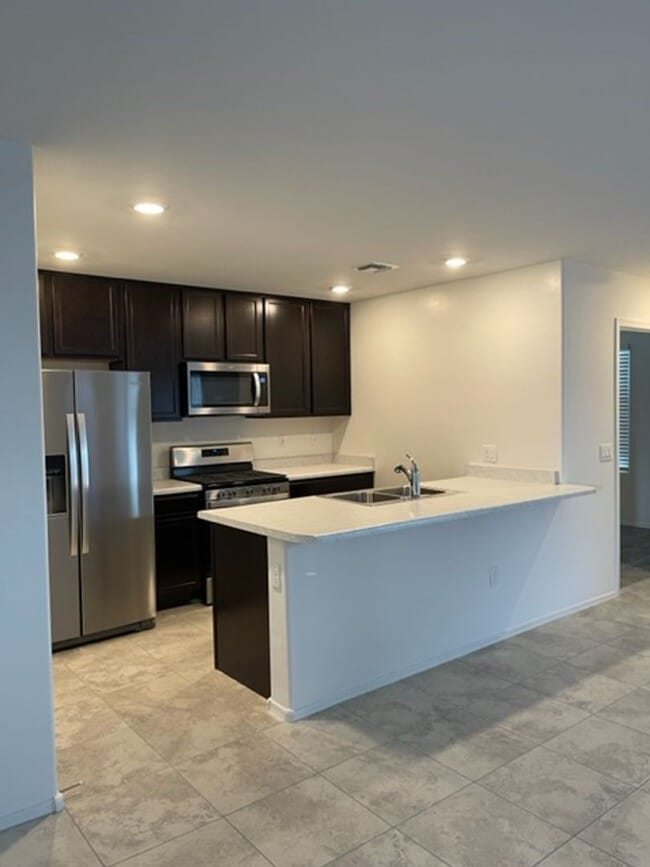 Foto del edificio - Sahuarita- 3 bedroom/ 2 bathroom single st...