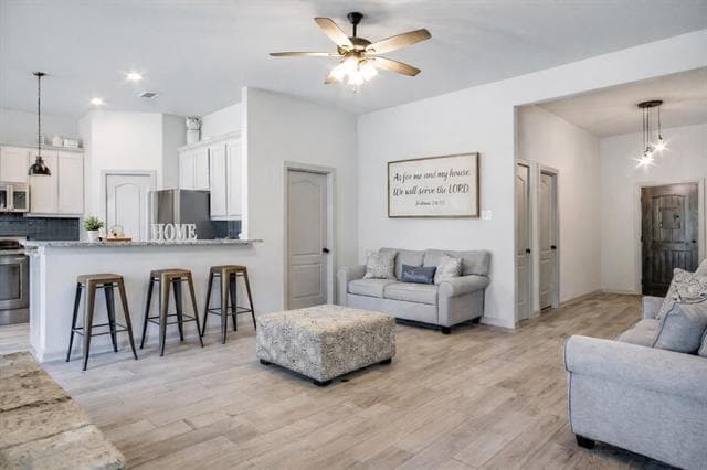 Building Photo - 116 Greyhound Ln