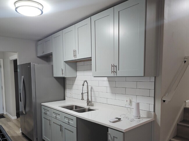 Foto del edificio - 833 193rd St