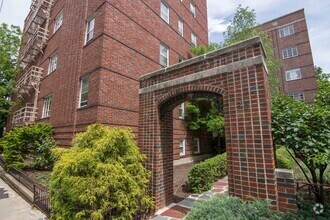 Building Photo - 36 Highland Ave
