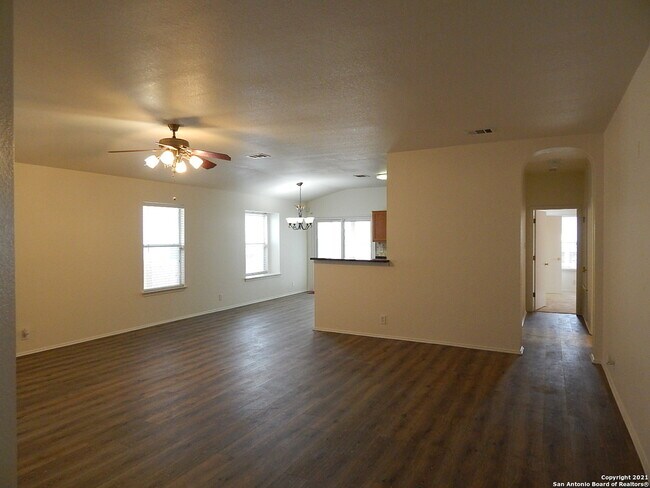 Building Photo - 559 Granite Cliff