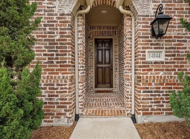 Building Photo - 14044 Falcon Ranch Dr