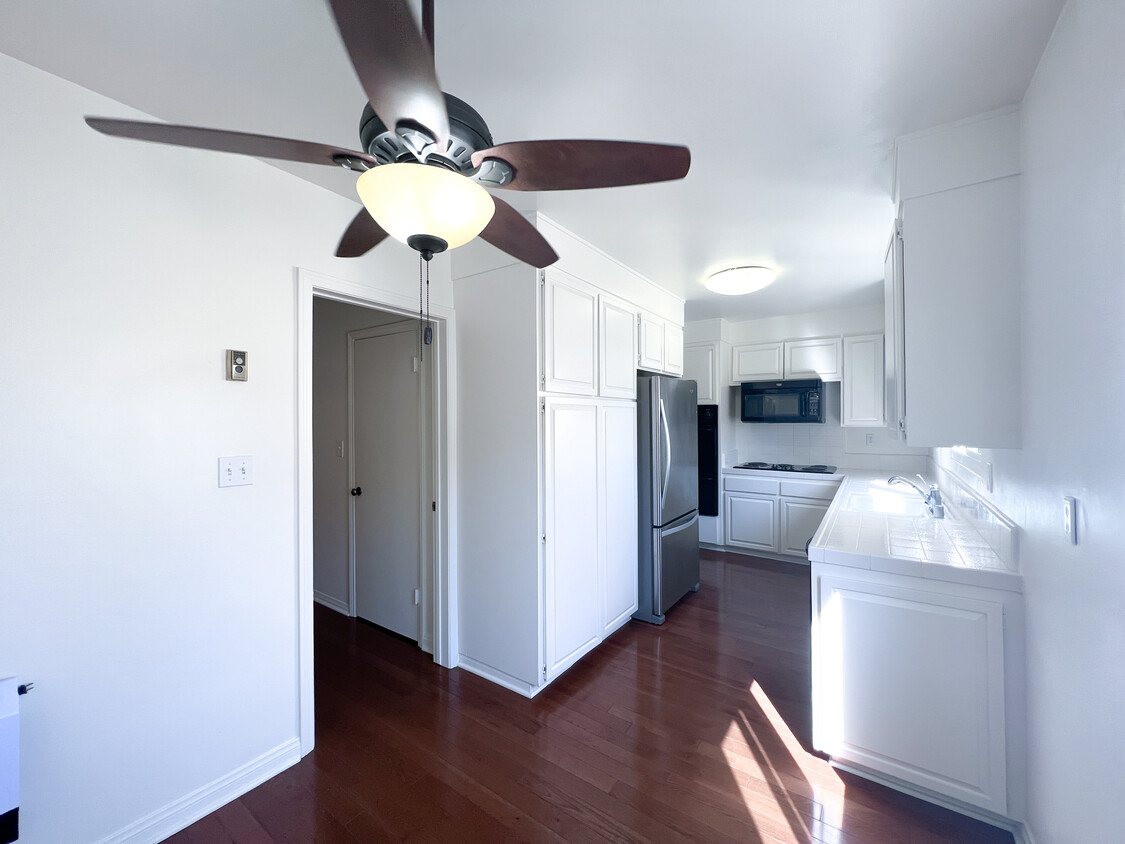 Foto principal - 8149 Manitoba St