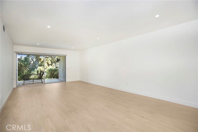 Building Photo - 31612 W Nine Dr