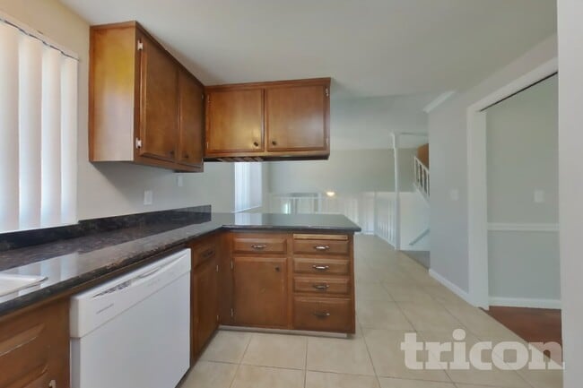 Building Photo - 2436 Alderwood Dr