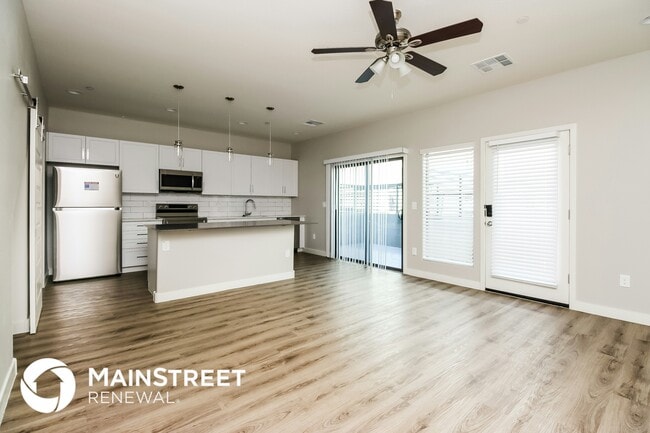 Building Photo - 1119 S Stapley Dr