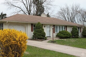 Building Photo - 711 Haines Rd