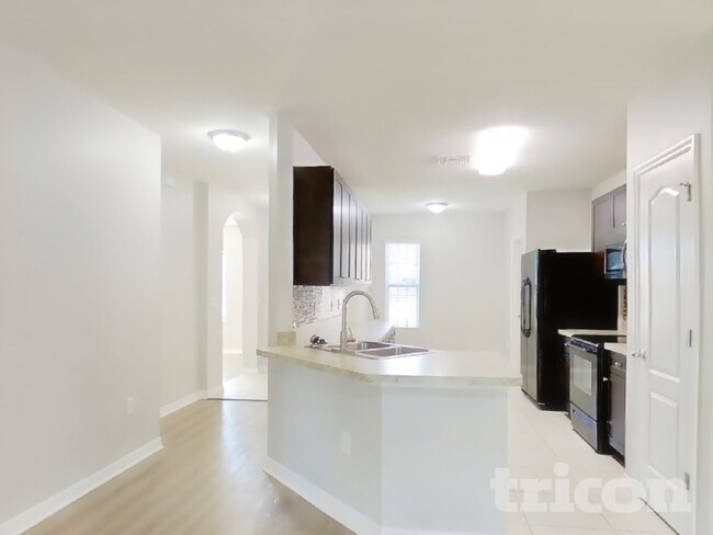 Building Photo - 2508 Valhalla Dr