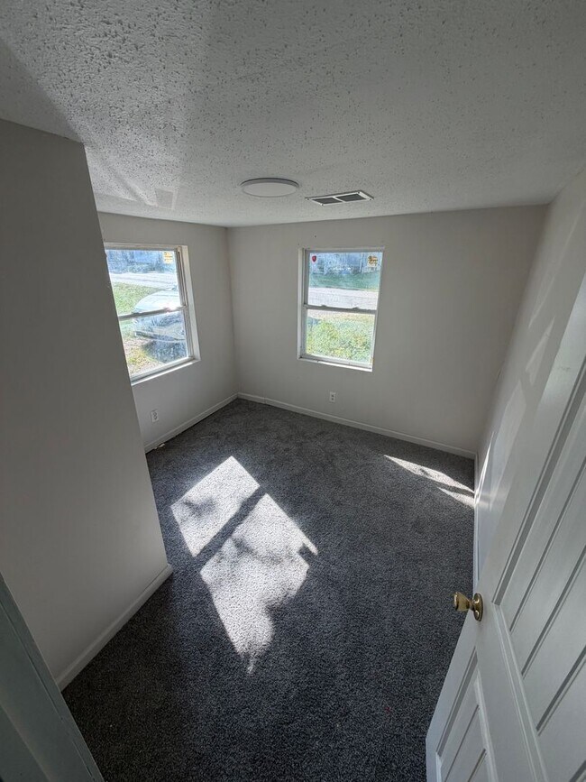 Foto del edificio - 2640 S Price Ave