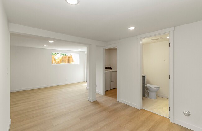 Foto del edificio - 5655 31st Ave SW