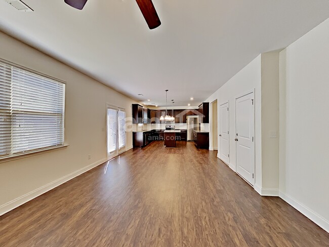 Building Photo - 2103 Leafmore Ct SE