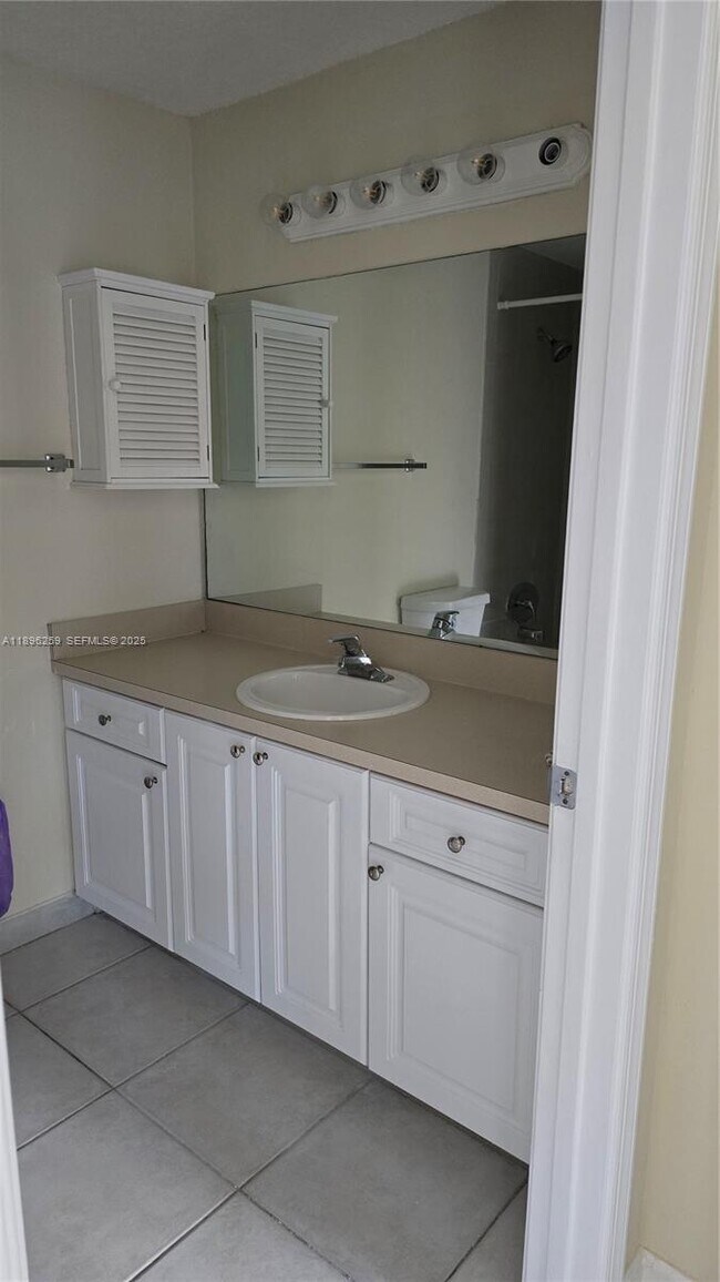 Foto del edificio - 4802 Washington St